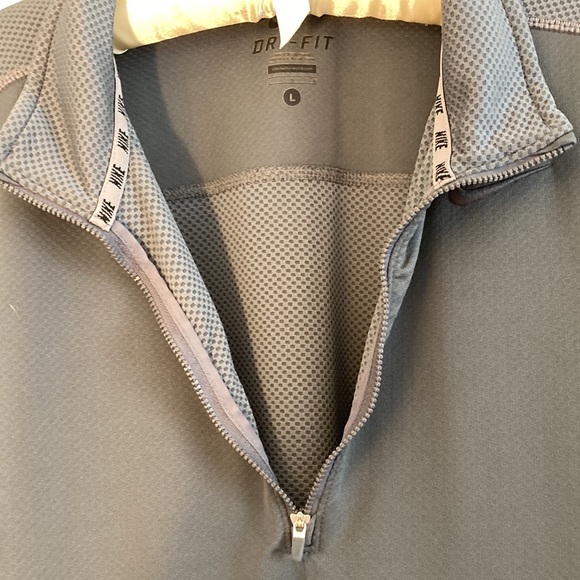 Nike- 3/4 zip jacket - men’s large - Picture 3 of 11